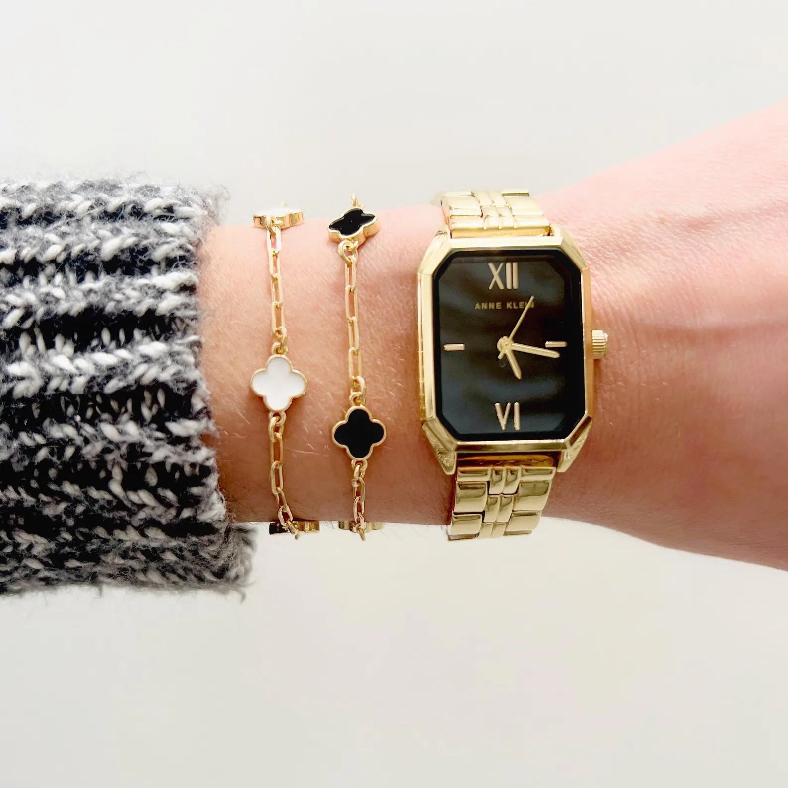 Pulsera Trébol — el regalo que dice “estoy contigo” sin decirlo